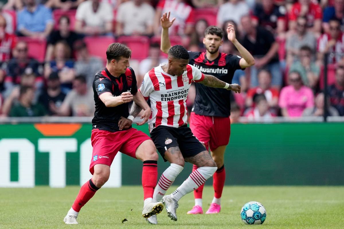 付政浩：姚明当年改穿11号因叶莉 易建联被雄鹿选中后继续穿9号