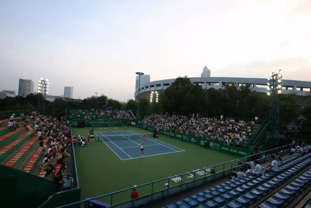 样的节日中 样的节日中