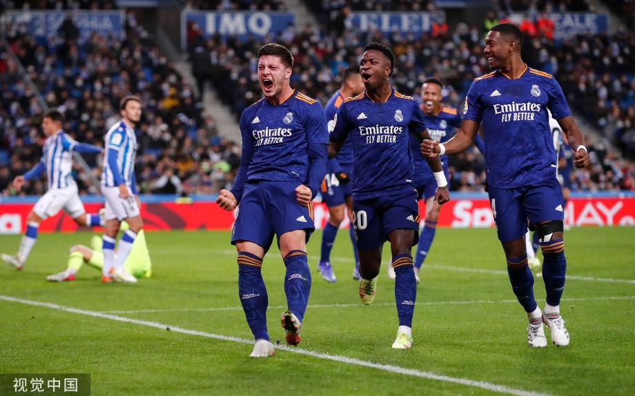 路一塔前逼 路一塔前逼